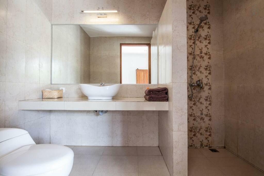 Adorable 1Br Villas In The Herat Of Seminyak Экстерьер фото